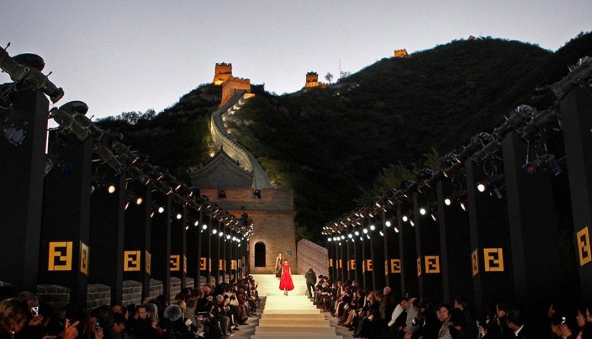 Desfile da Fendi na Muralha da China, em 2007