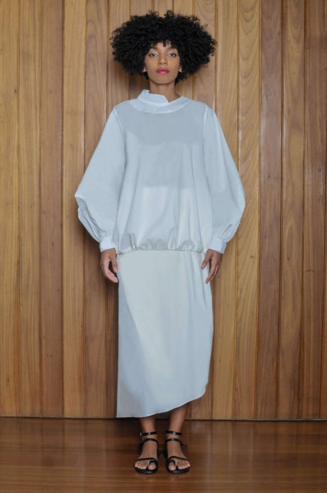 Camisa off-white Angela Brito - Onde comprar moda online